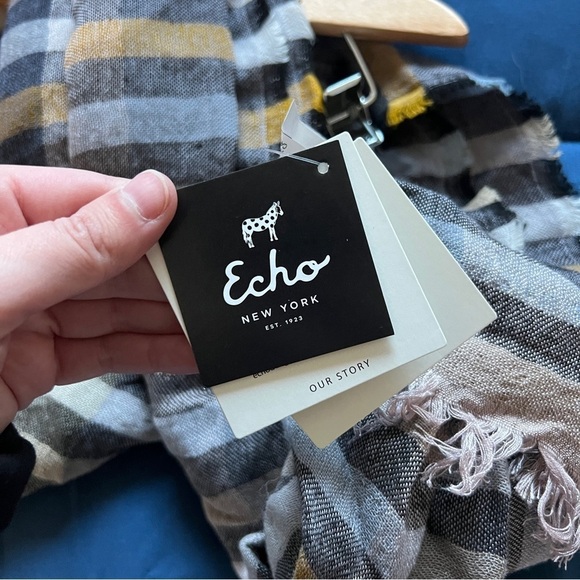 Echo | Striped Scarf - Picture 5 of 5